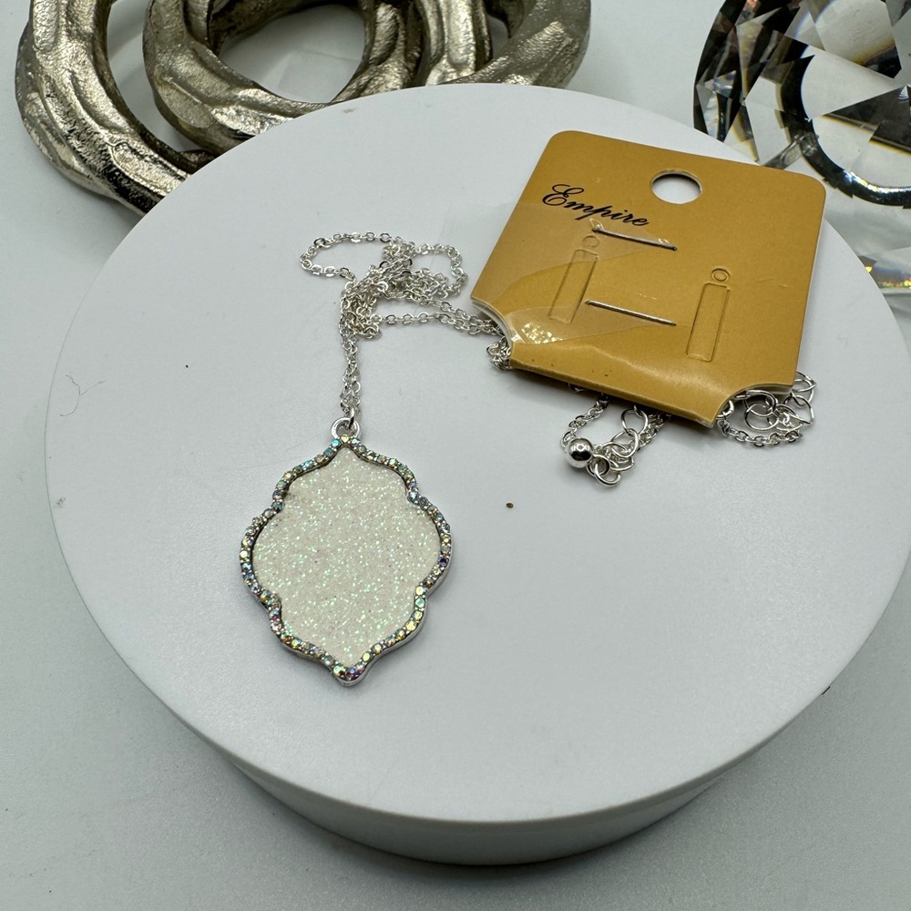 Empire Sparkly Necklace‎ NEW